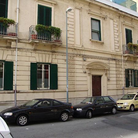 La Maison Des Livres Bed & Breakfast Reggio Calabria Exterior photo