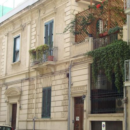 La Maison Des Livres Bed & Breakfast Reggio Calabria Exterior photo